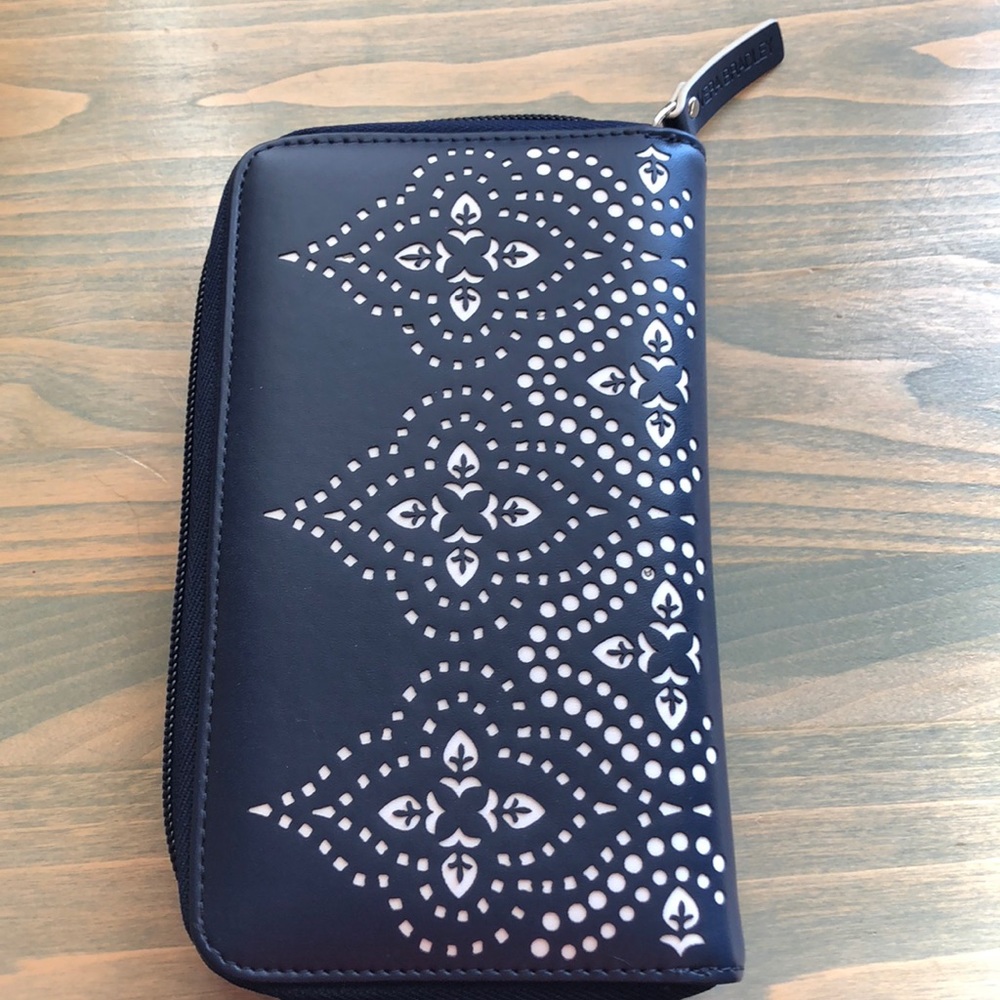 EUC Vera Bradley Wallet